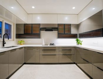 Modern,Modular,Kitchen,Interior,With,Glossy,Cabinets,And,Sleek,Countertops,